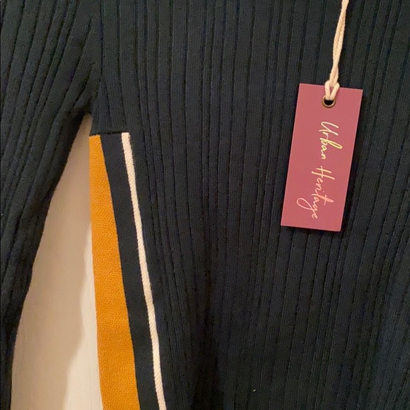 Brand new sweater - Picture 2 of 4